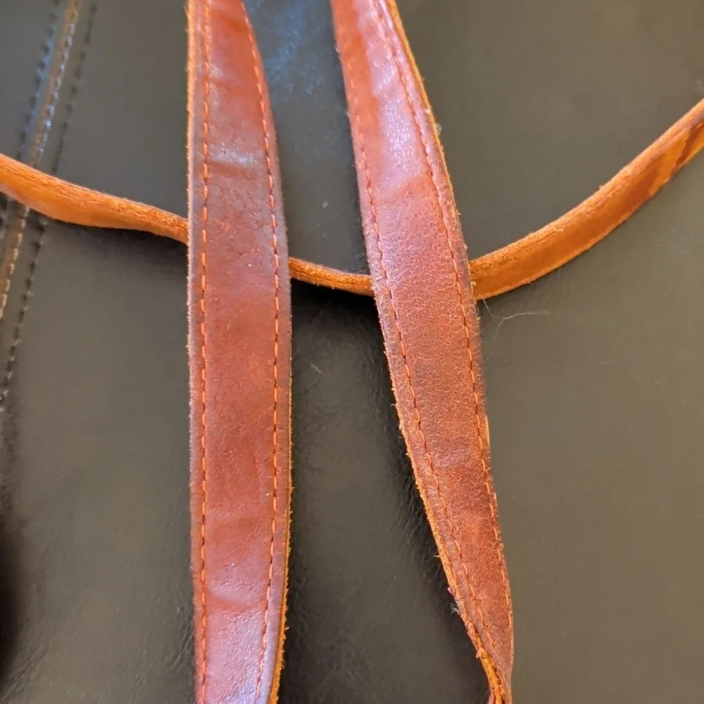 Vintage Hobo International Soft Orange Brown Leather Crossbody PurseRead
